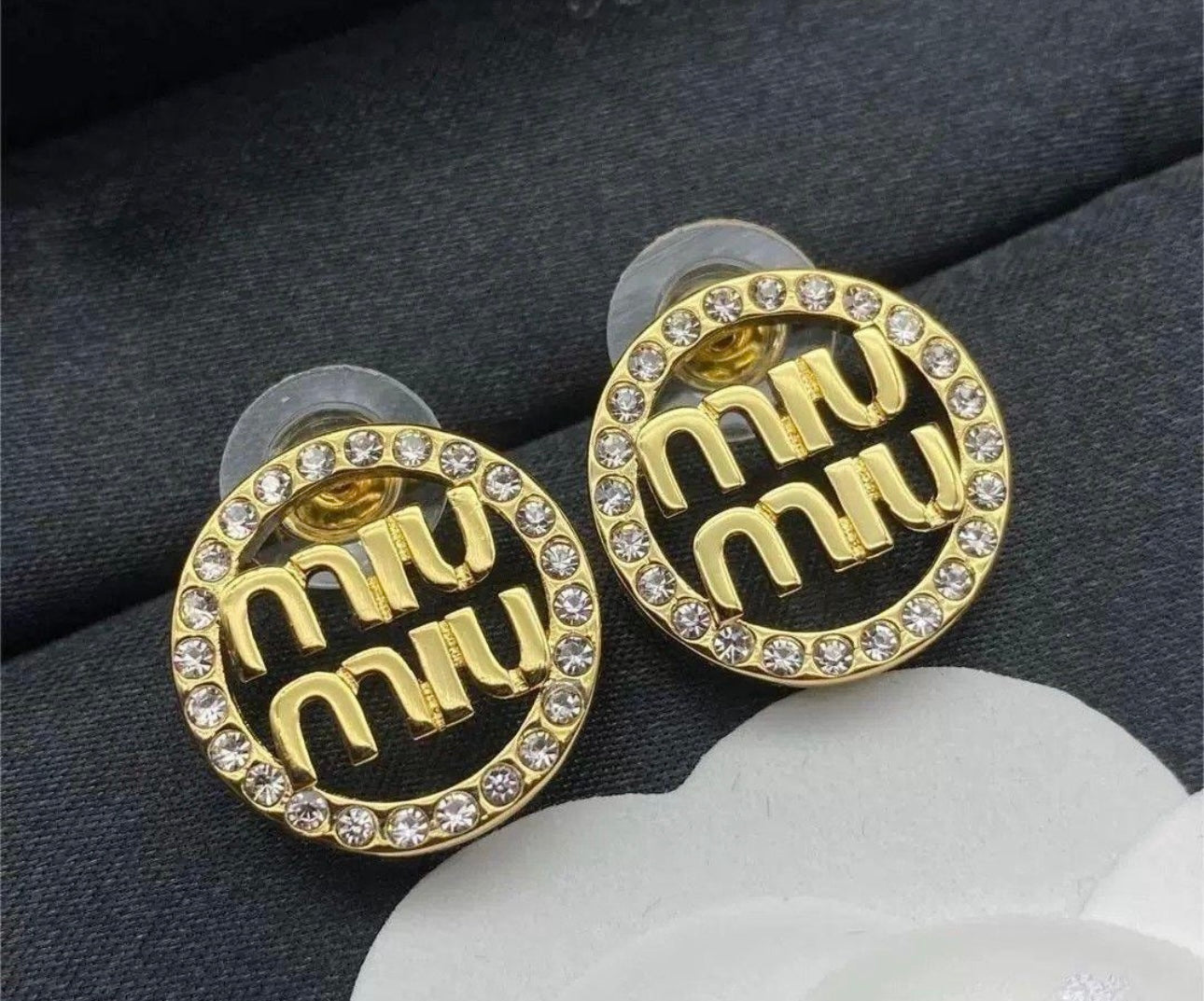Gold earrings with box