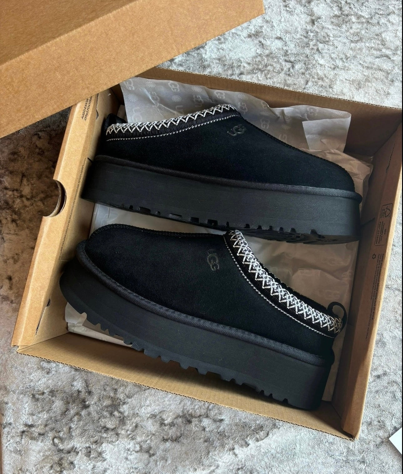 Black tazz slippers in stock