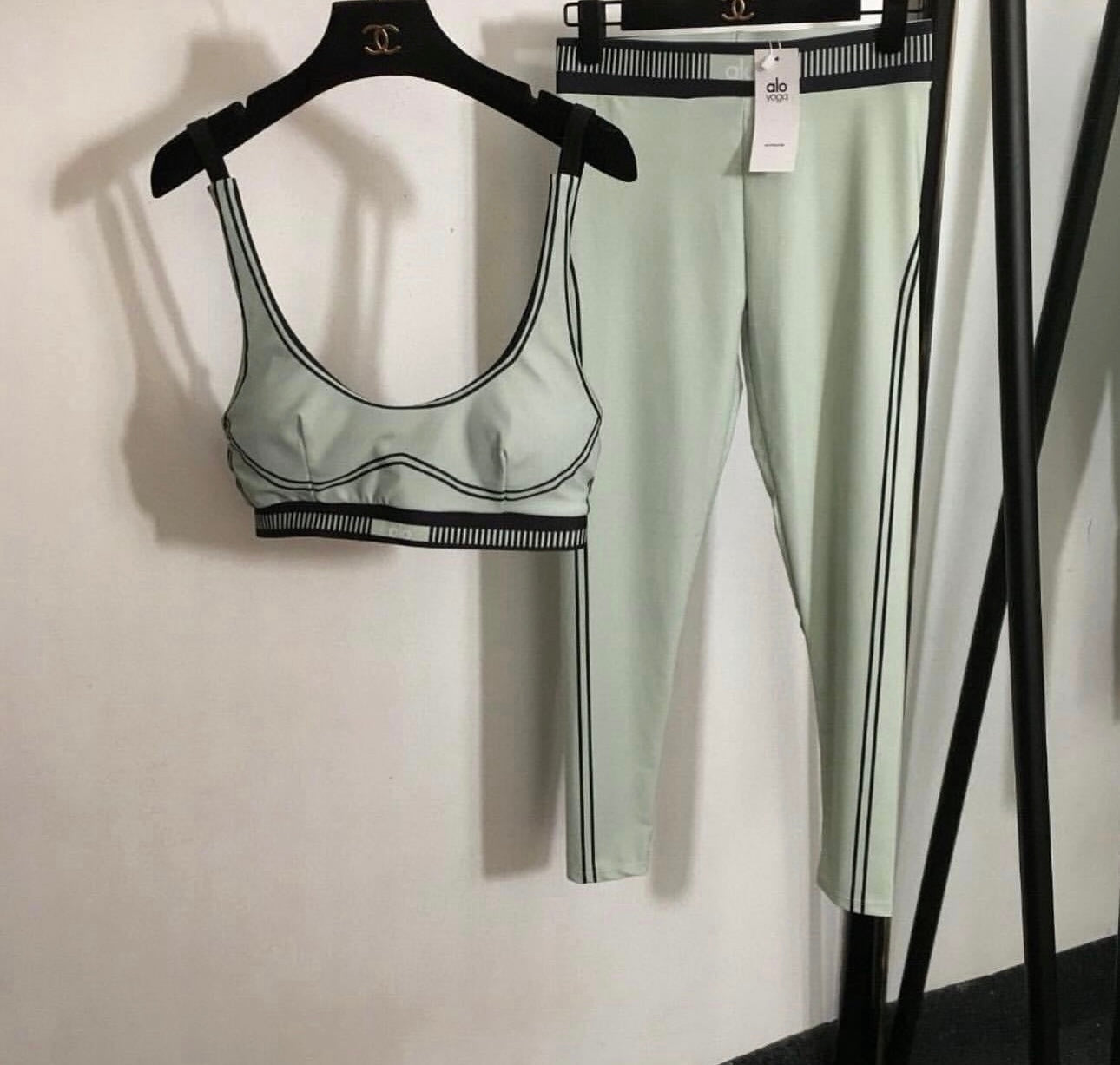 Green leggings set in stock