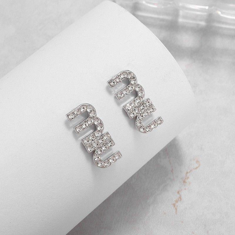 Sparkly earrings with box