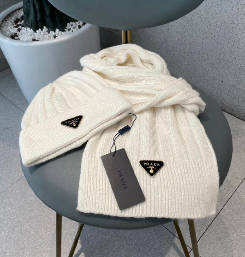 White hat & scarf set