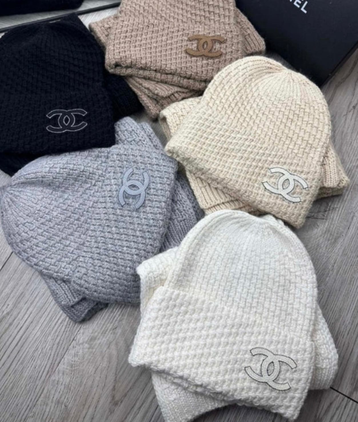 Multi choice hat & scarf set