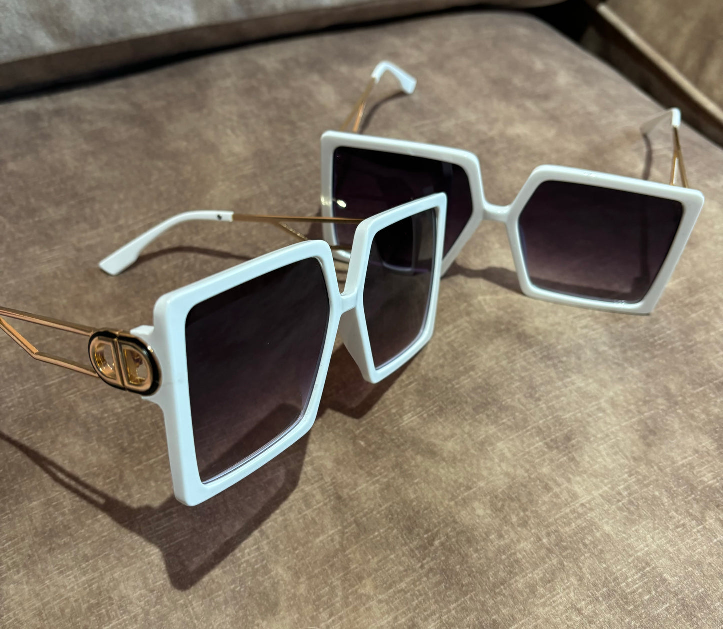 White Daisy sunglasses