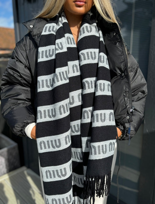 Black & grey scarf