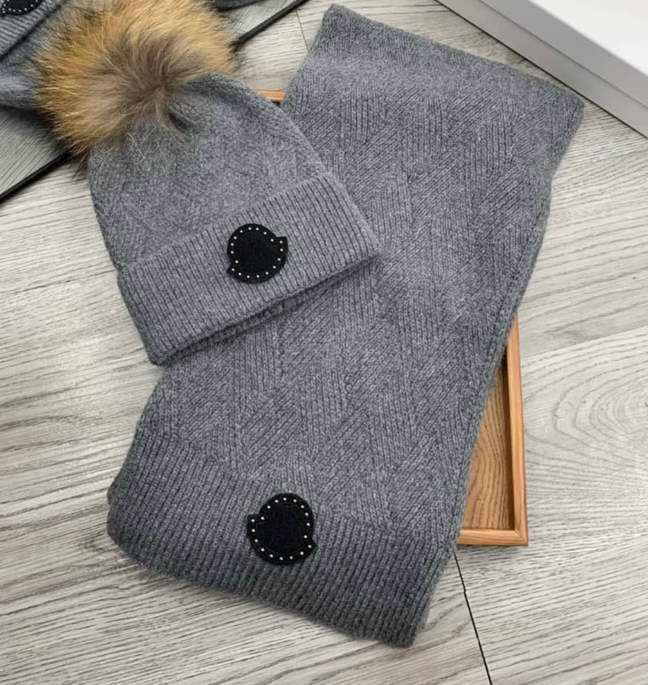 Grey hat & scarf set