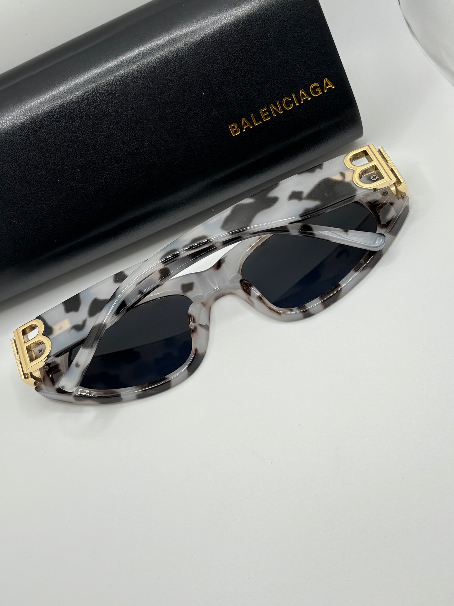 Grey print sunglasses