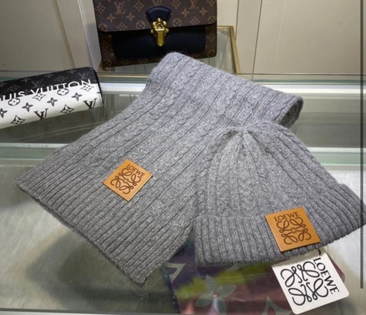 Grey hat scarf set