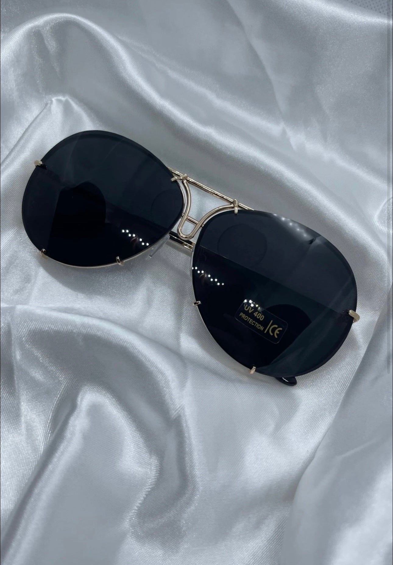 Black & gold Kylie sunglasses