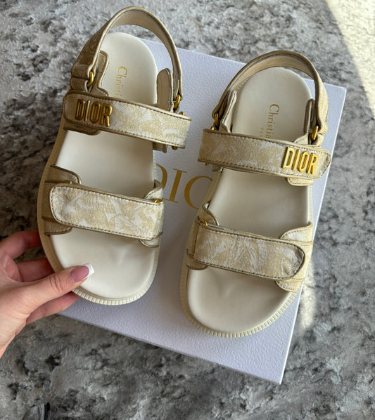 Vanilla sandals