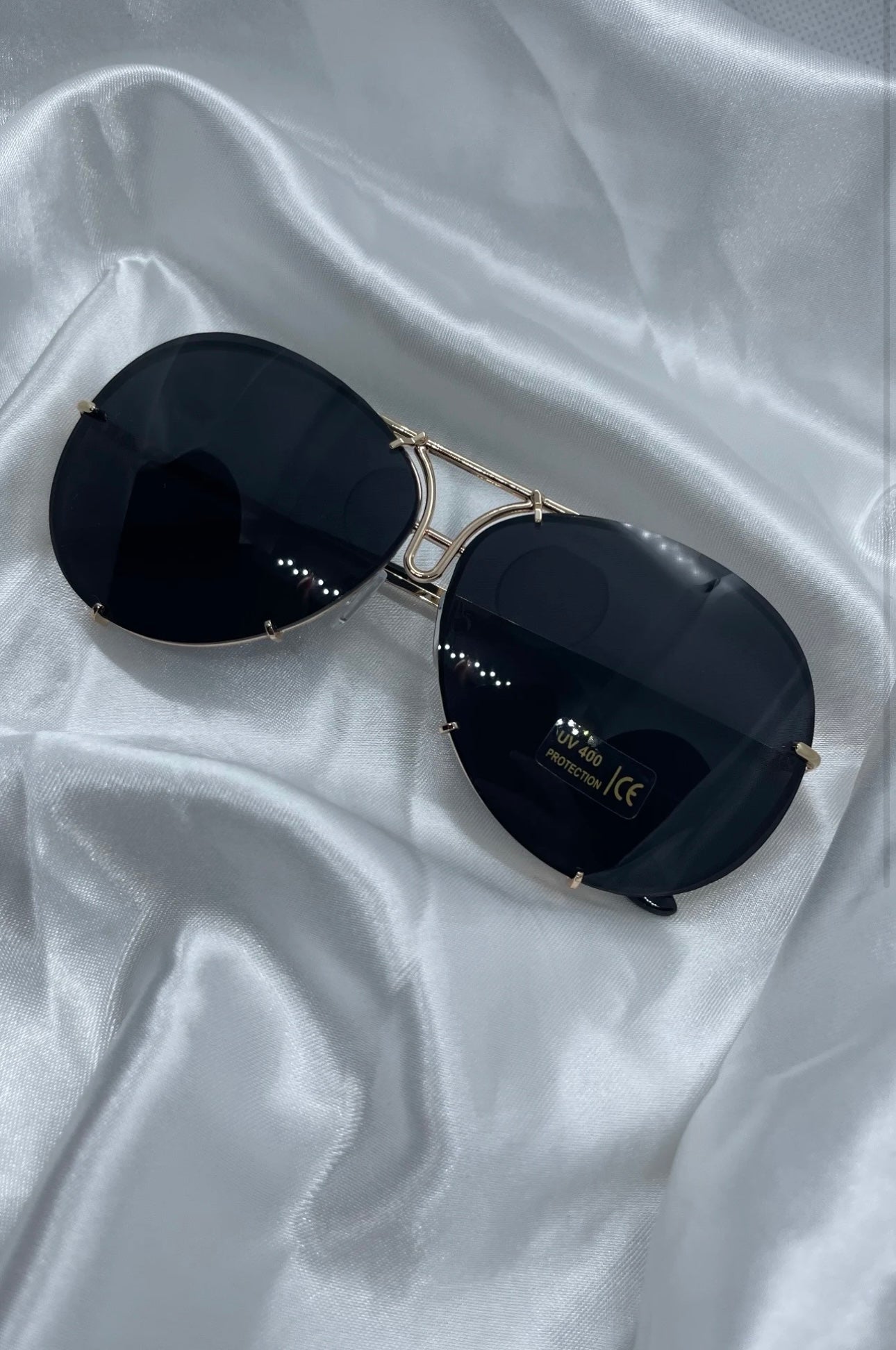 Black & gold Kylie sunglasses