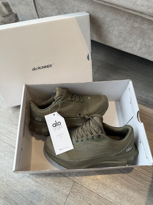 Khaki trainers