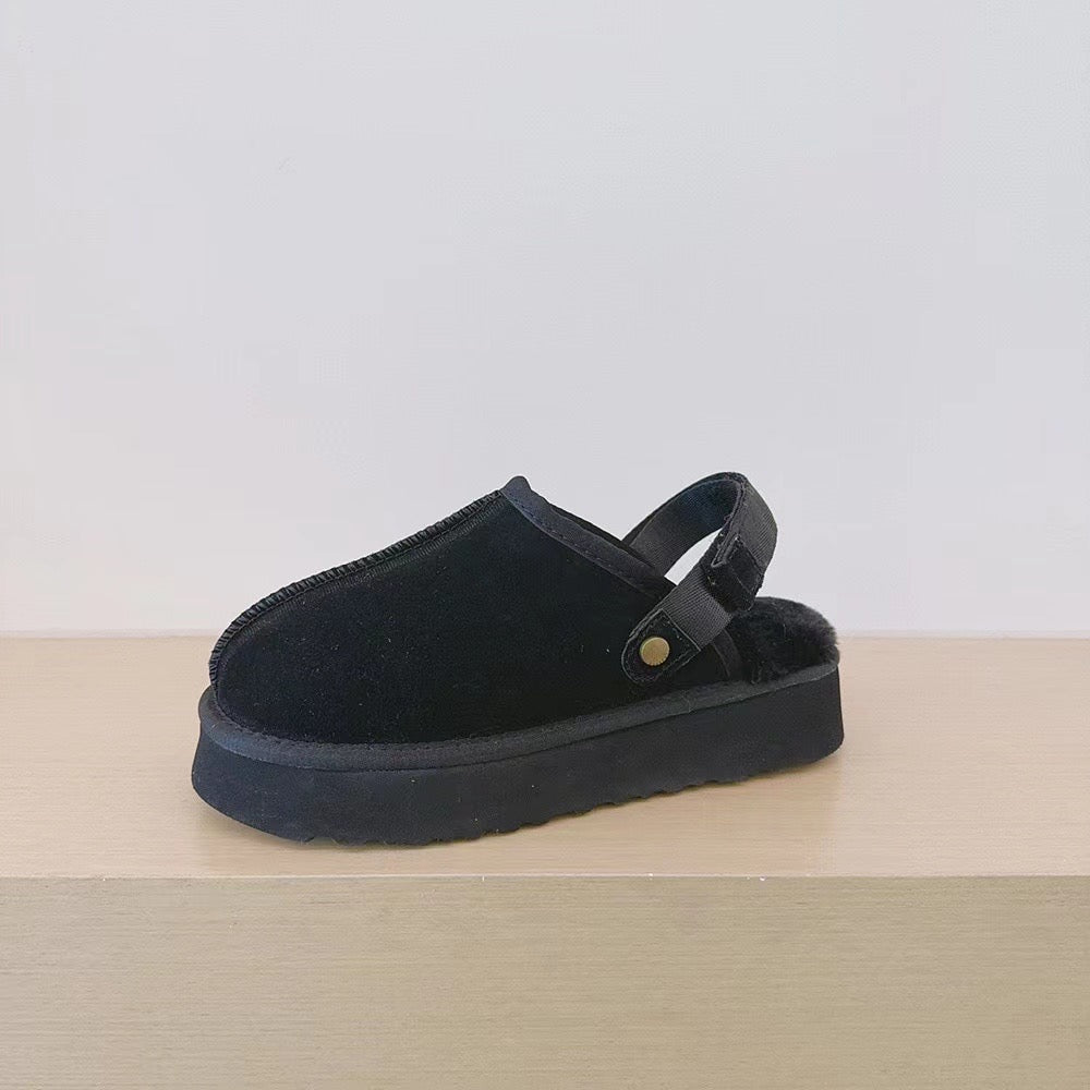 Black clog slipper