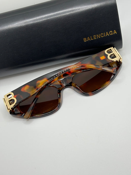 Leopard print sunglasses