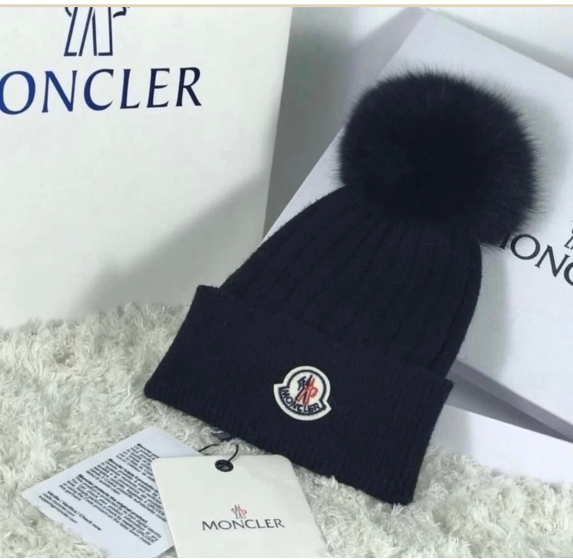 Black Pom Pom hat